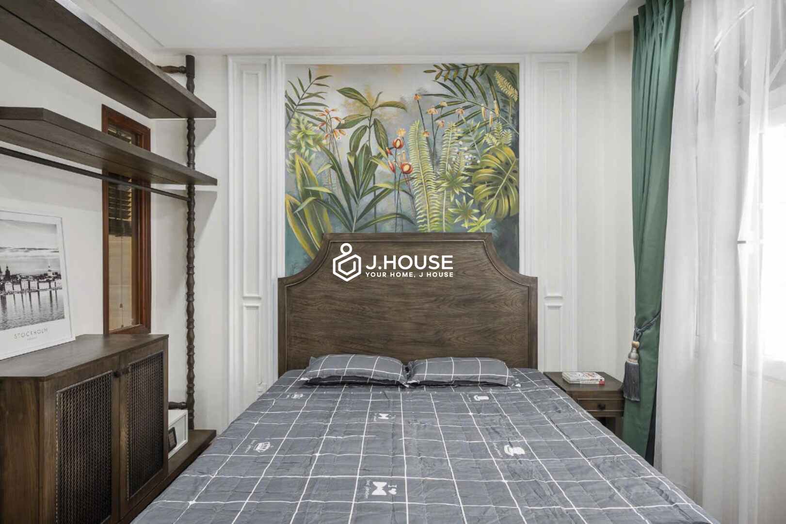 Modern & Bright Studio Apartment for Rent in District 1 - Full House-0_result