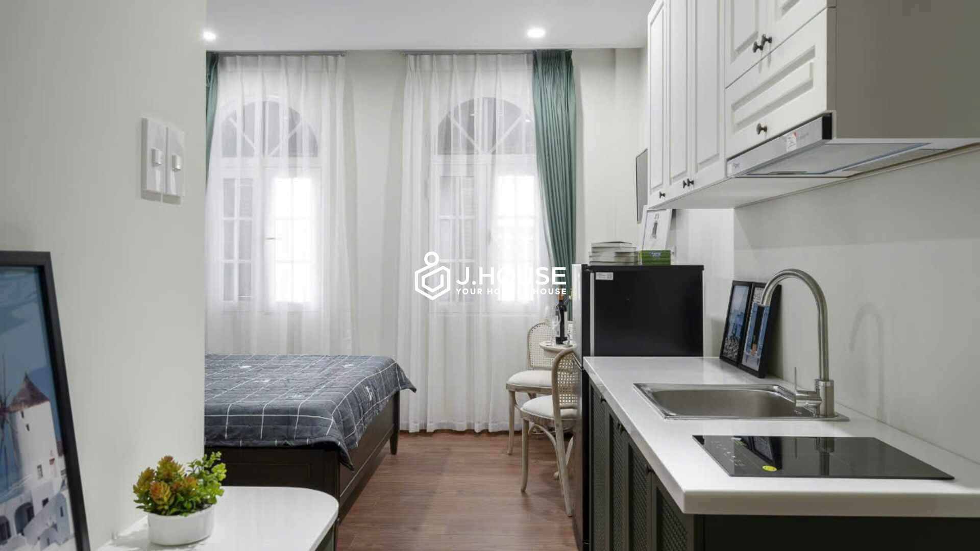 Modern & Bright Studio Apartment for Rent in District 1 - Full House-3_result