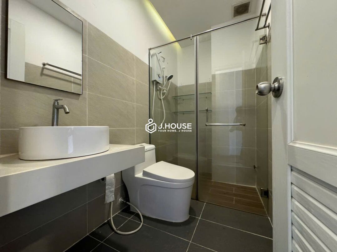 Modern Studio Apartment for Rent in District 1 Dakao Ward-6_result