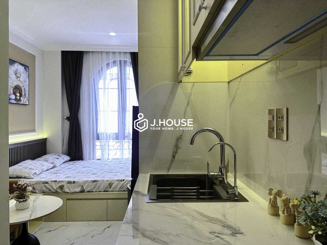 Modern Studio Apartment for Rent in Phu Nhuan District-4