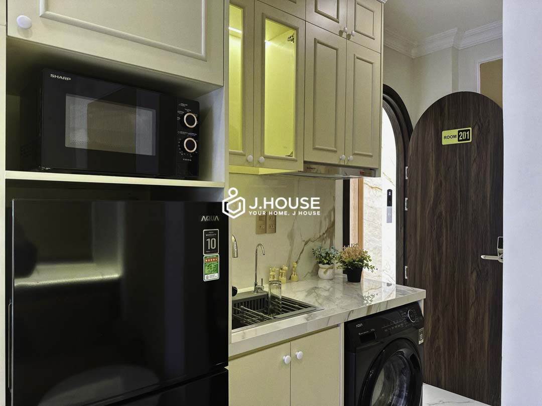 Modern Studio Apartment for Rent in Phu Nhuan District-5