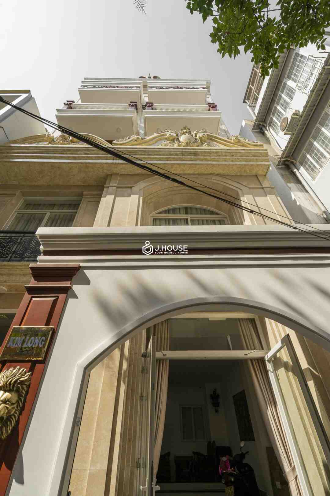 Modern Studio Apartment in District 1 with Large Balcony - Full House-9_result