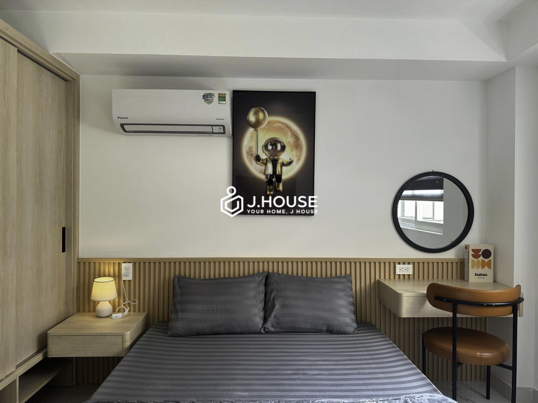 Modern Studio Apartment with Window District 1 - Urban Nest E-3