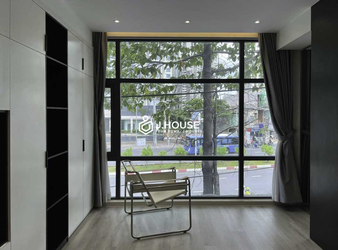 Modern Studio Binh Thanh with Large Window near Landmark 81 Lagom-12