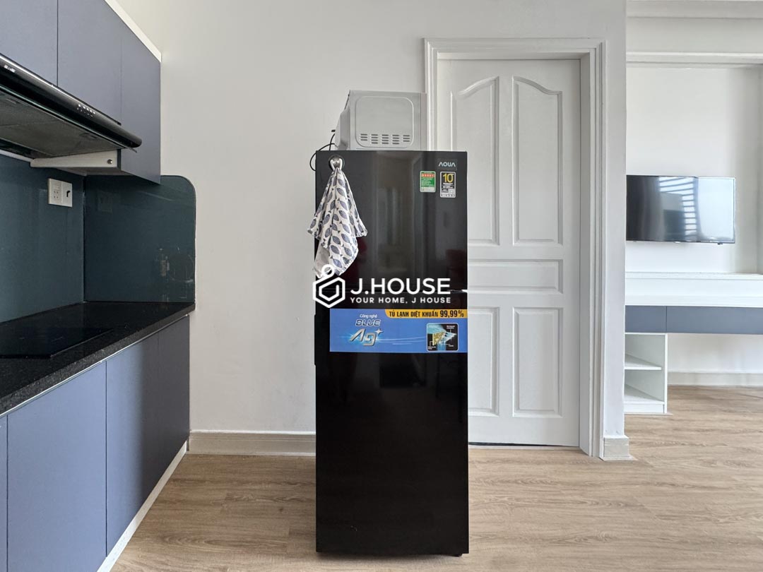 Modern Studio with Partition & Balcony in Binh Thanh-11