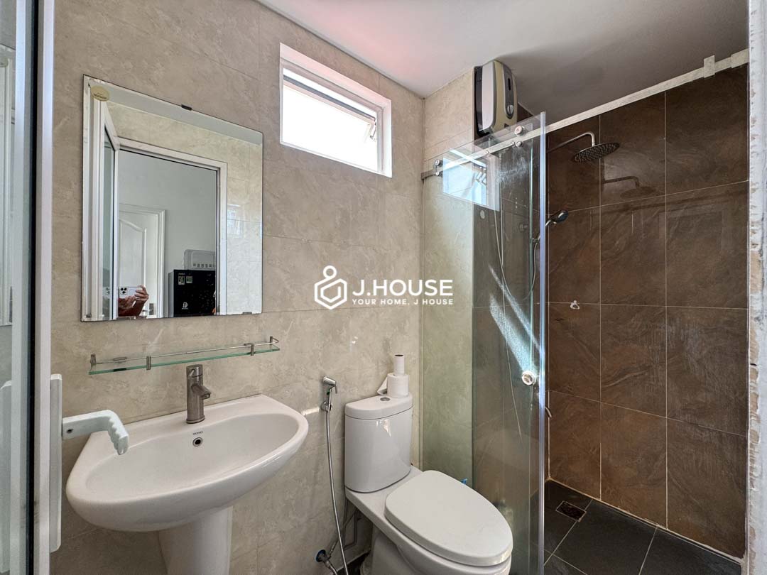 Modern Studio with Partition & Balcony in Binh Thanh-13