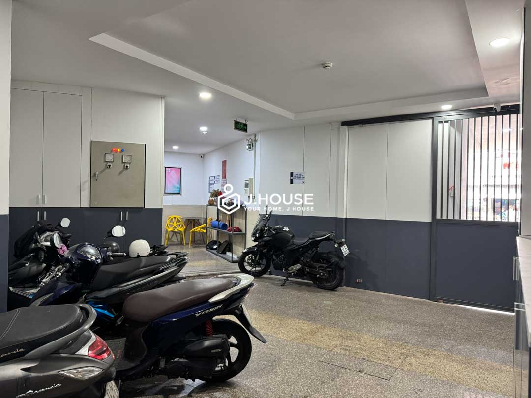 Modern Studio with Partition & Balcony in Binh Thanh-14