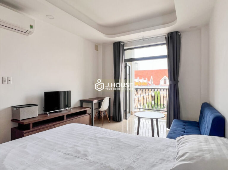 Modern apartment fully furnished and balcony in District 3, HCMC-0