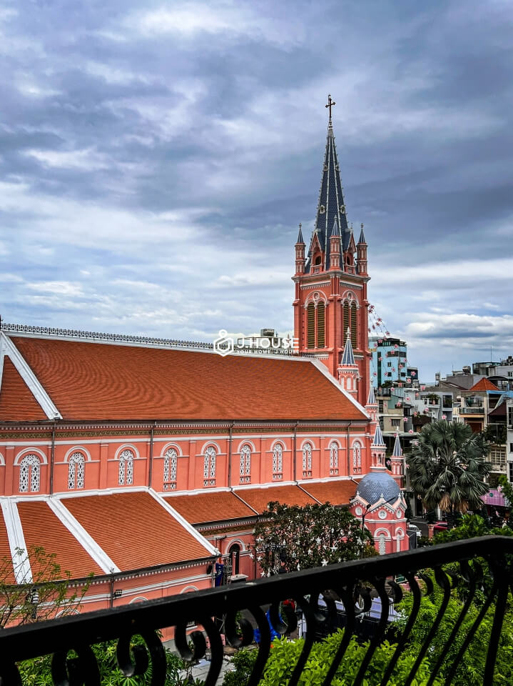 Modern apartment fully furnished and balcony in District 3, HCMC-1