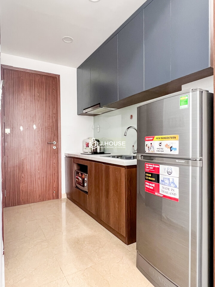 Modern apartment fully furnished and balcony in District 3, HCMC-8