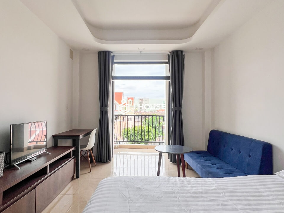 Modern apartment fully furnished and balcony in District 3, HCMC