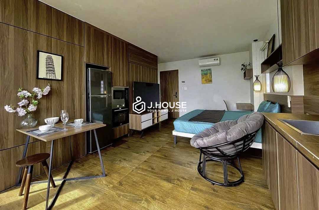 Modern, bright studio serviced apartment in District 10, HCMC-0