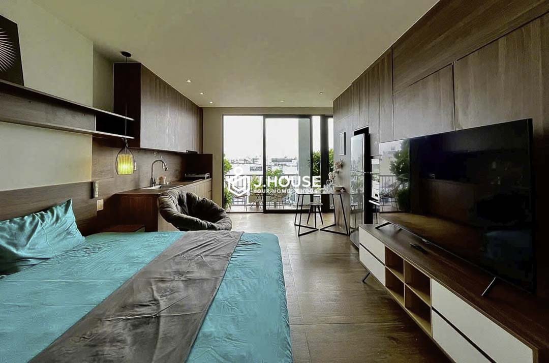 Modern, bright studio serviced apartment in District 10, HCMC-3