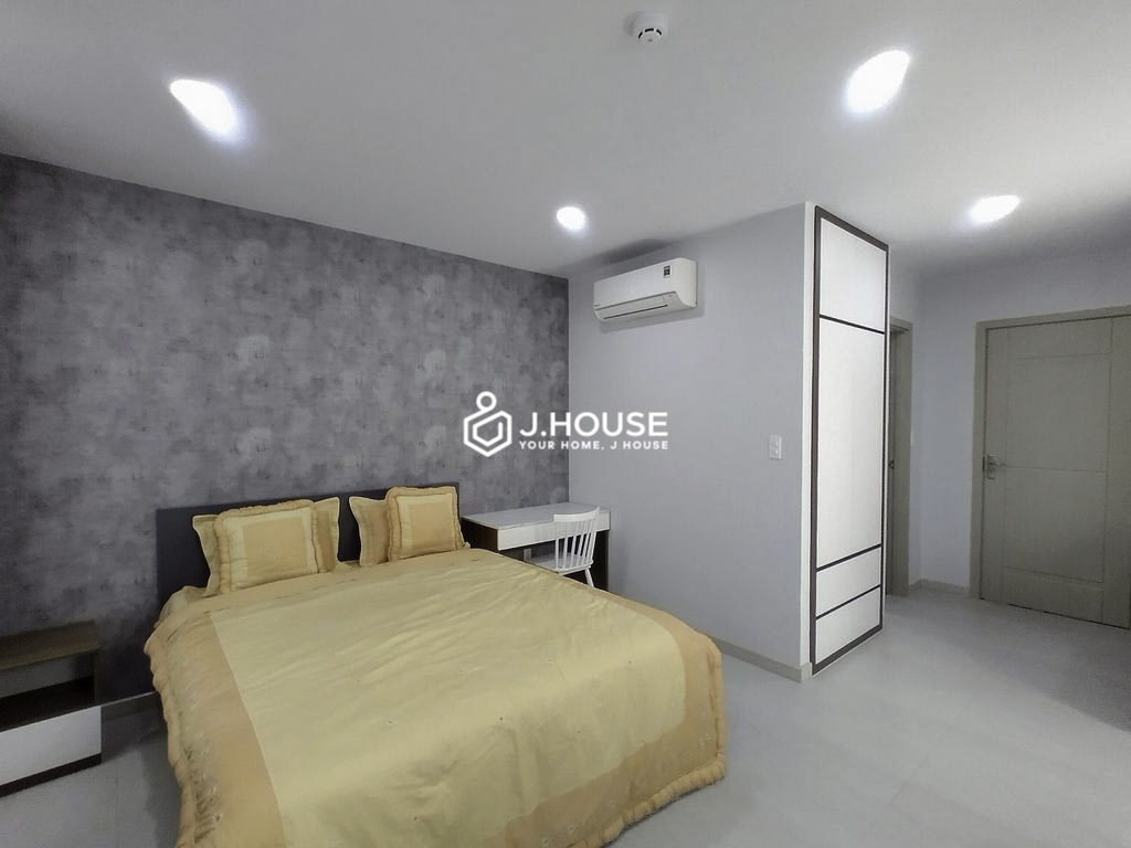 Quiet Studio Rental in Car-Accessible Alley District Tan Binh-1