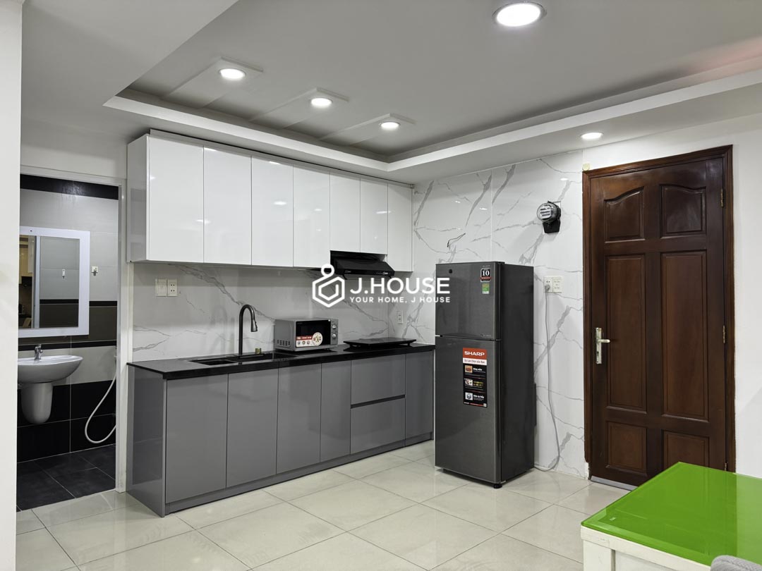 Quite & Bright 1-BR with Balcony Binh Thanh - Phuong Apartment-8