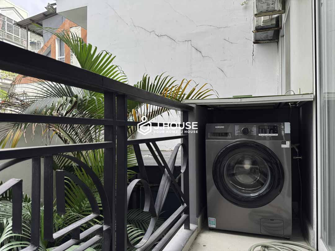 Quite & Bright 1-BR with Balcony Binh Thanh - Phuong Apartment-9