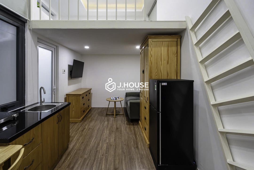 Rent Compact Duplex with Skylight Windows in Phu Nhuan District-0