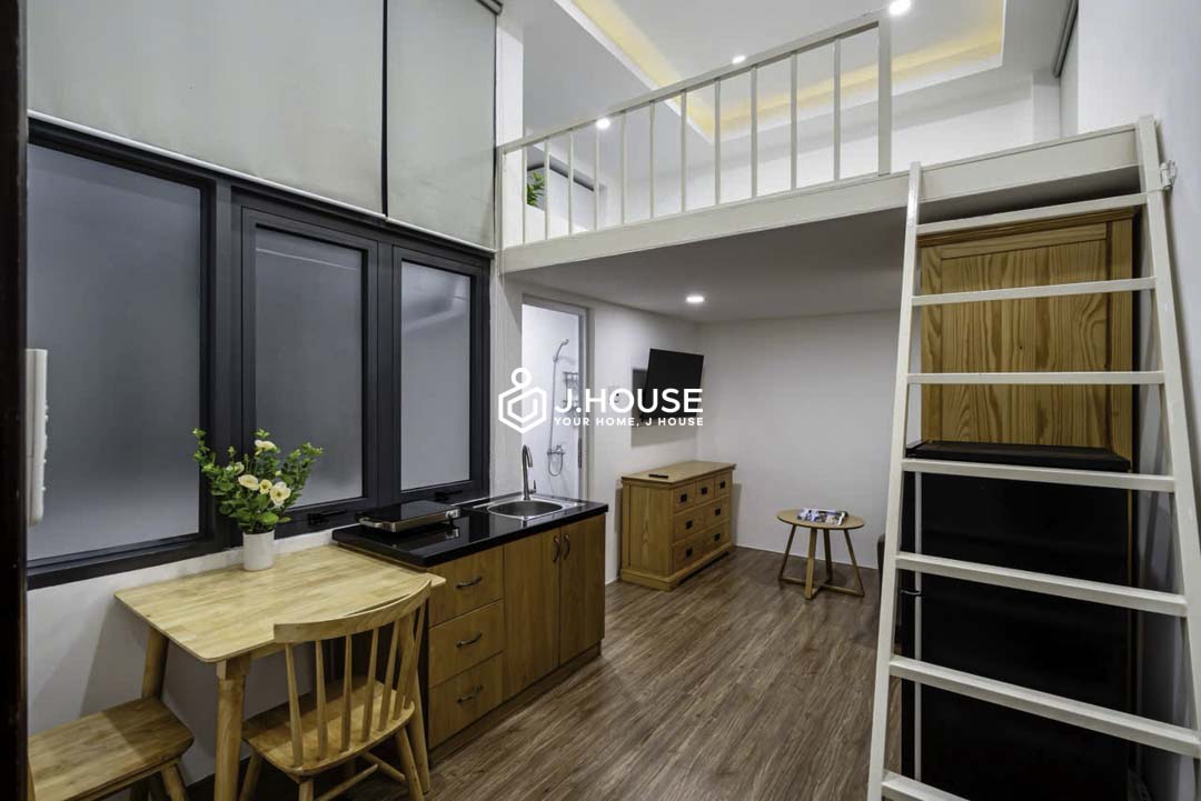 Rent Compact Duplex with Skylight Windows in Phu Nhuan District