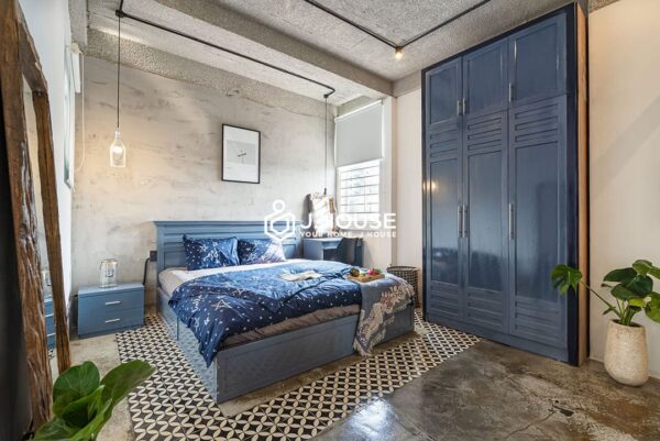 A closer look at Penthouse Apartment Rentals With Artistic Flair