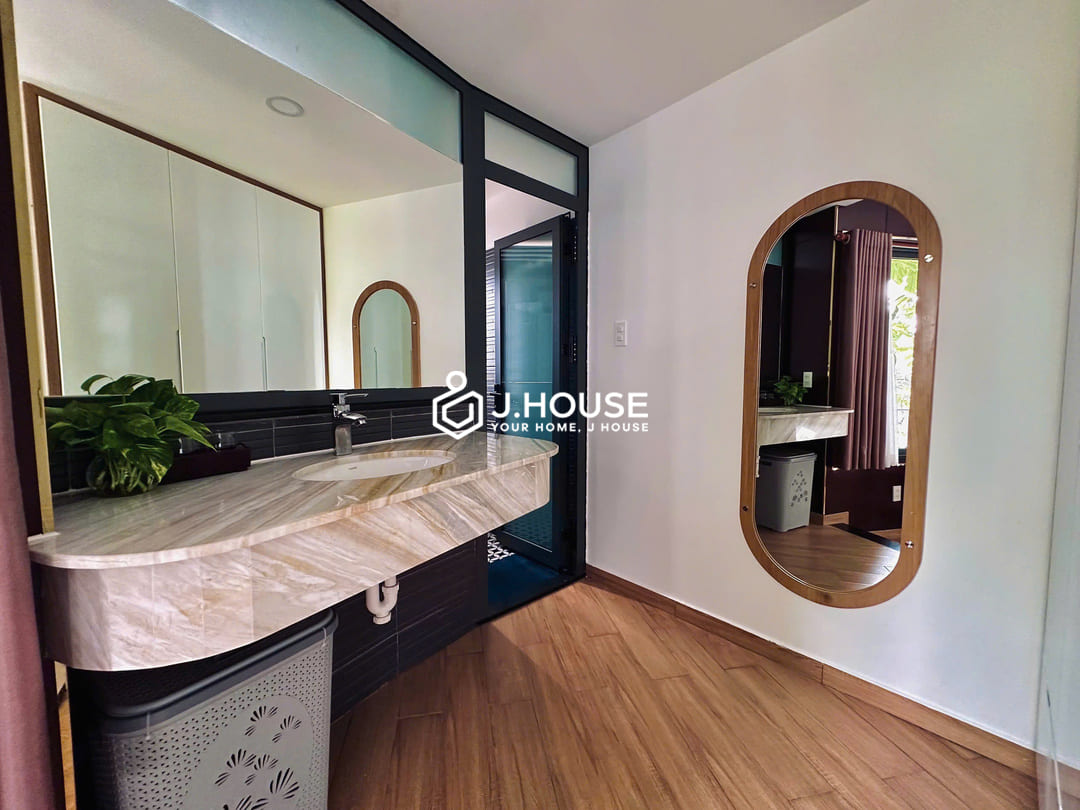 Rooftop apartment for rent in District 3, HCM - The Garden Building Cao Thang