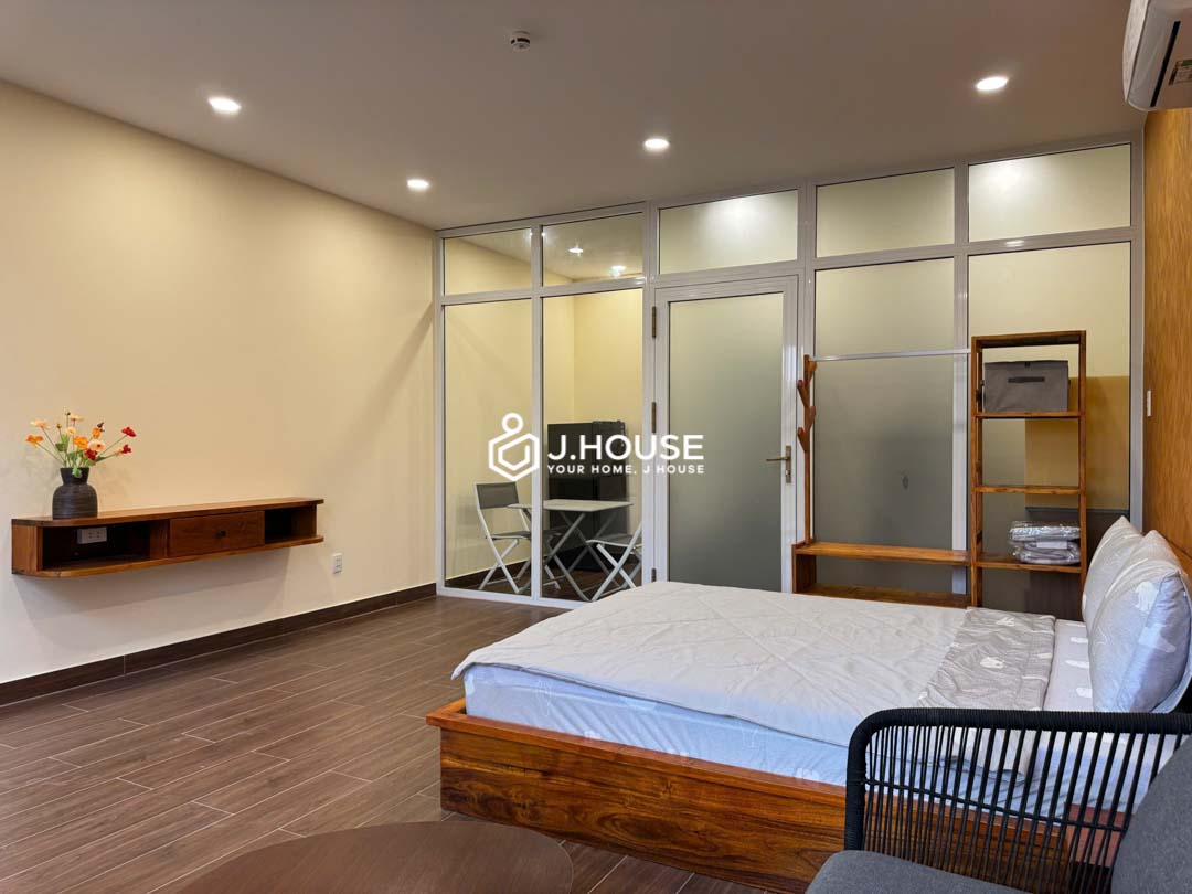 Sky Home An Phu 50m2 1-Bedroom Apartment with Balcony-2