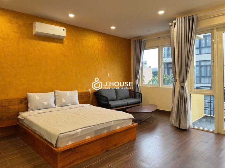 Sky Home An Phu 50m2 1-Bedroom Apartment with Balcony