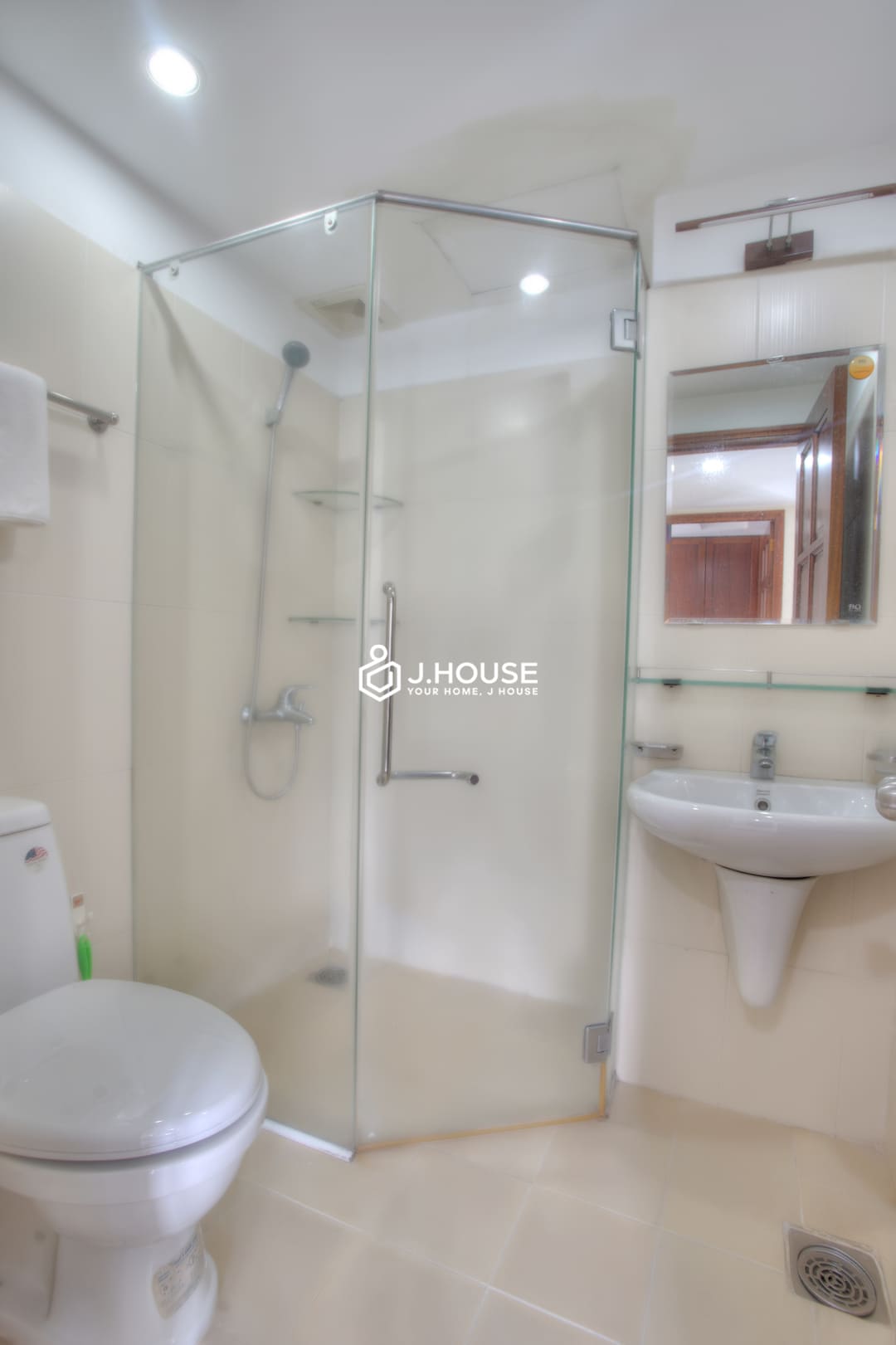 Spacious 2 br apartment for rent in Binh Thanh District, HCMC-10
