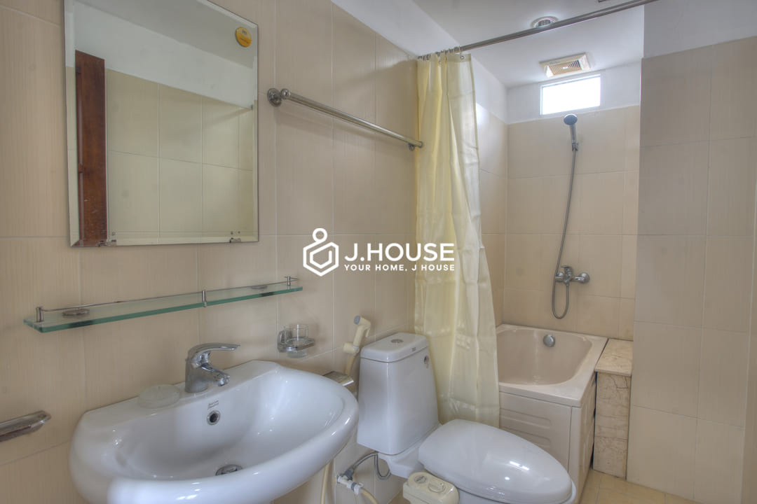 Spacious 2 br apartment for rent in Binh Thanh District, HCMC-9