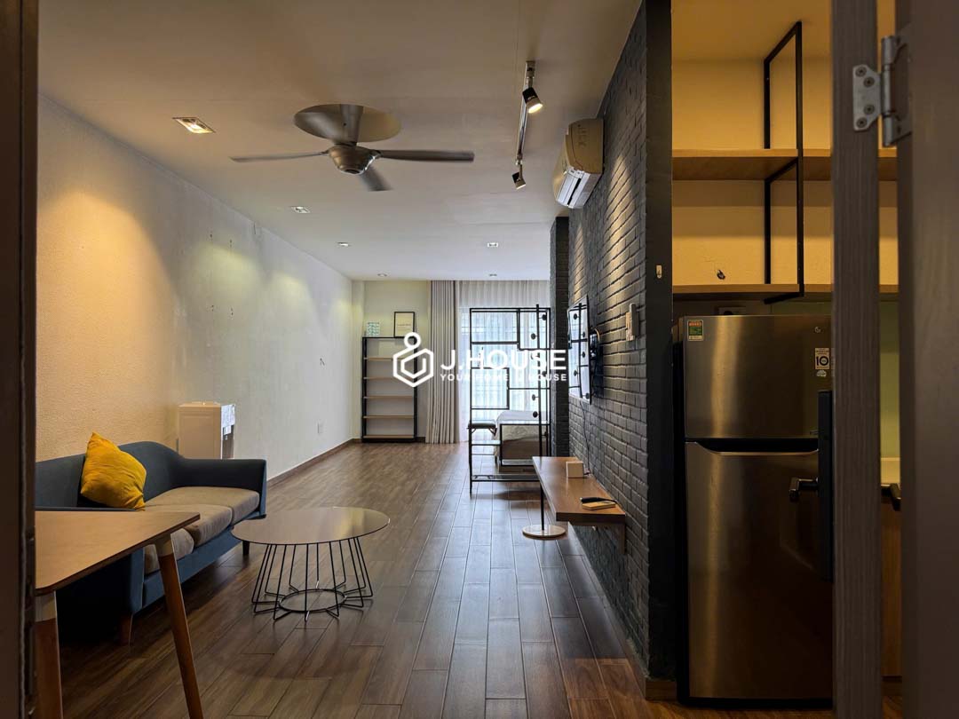 Spacious 60m2 Studio with Balcony on Nguyen Gia Tri Street Binh Thanh-0