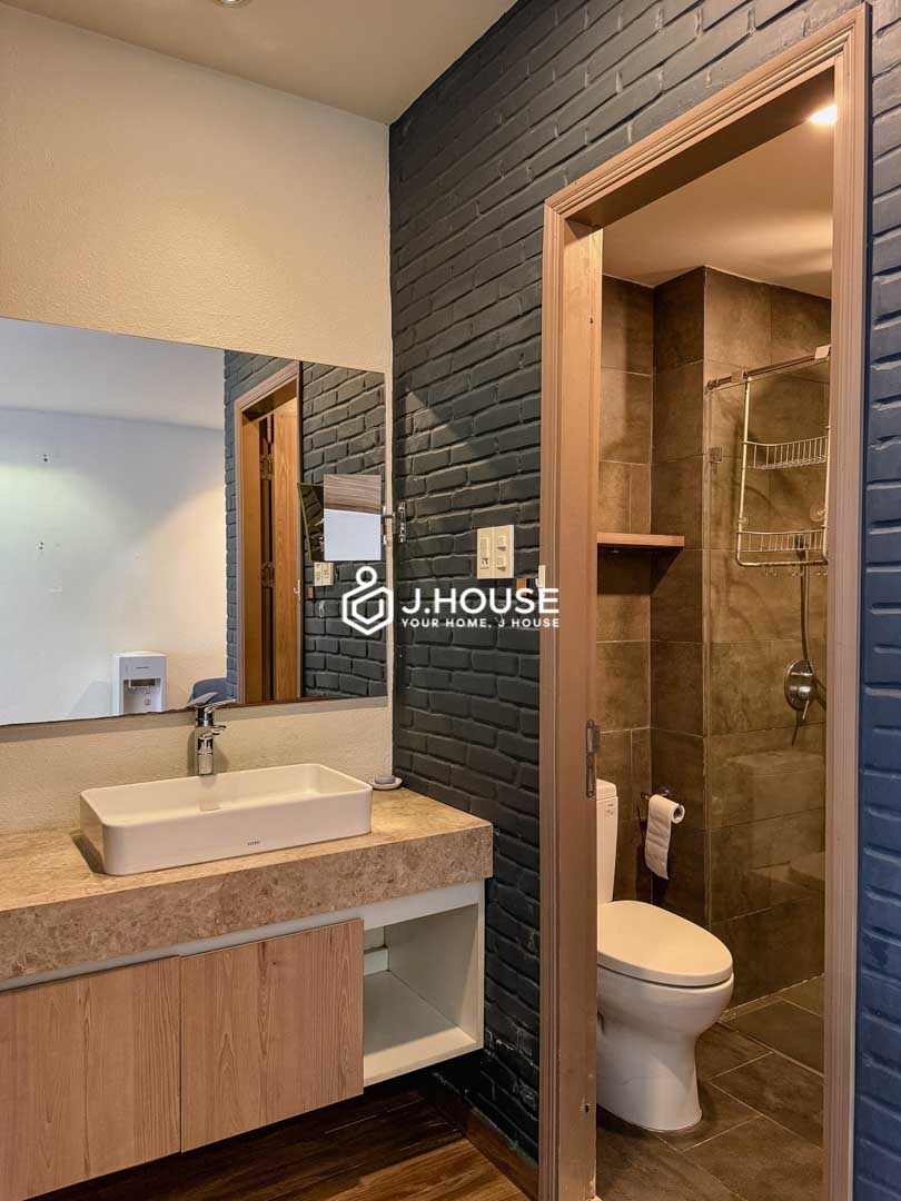 Spacious 60m2 Studio with Balcony on Nguyen Gia Tri Street Binh Thanh-11