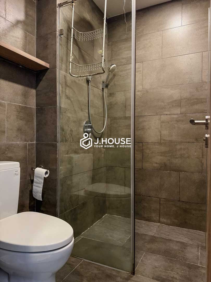 Spacious 60m2 Studio with Balcony on Nguyen Gia Tri Street Binh Thanh-12