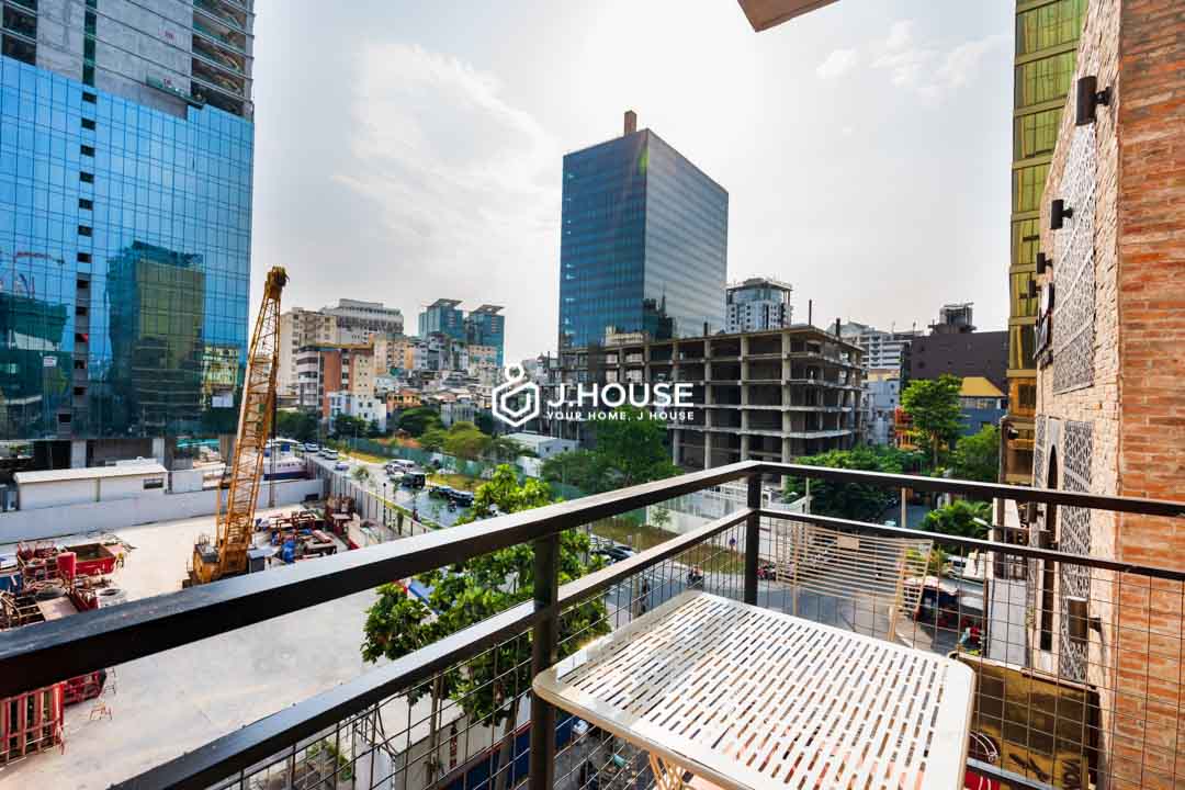 Spacious Studio 40m2 with Balcony Arista-4