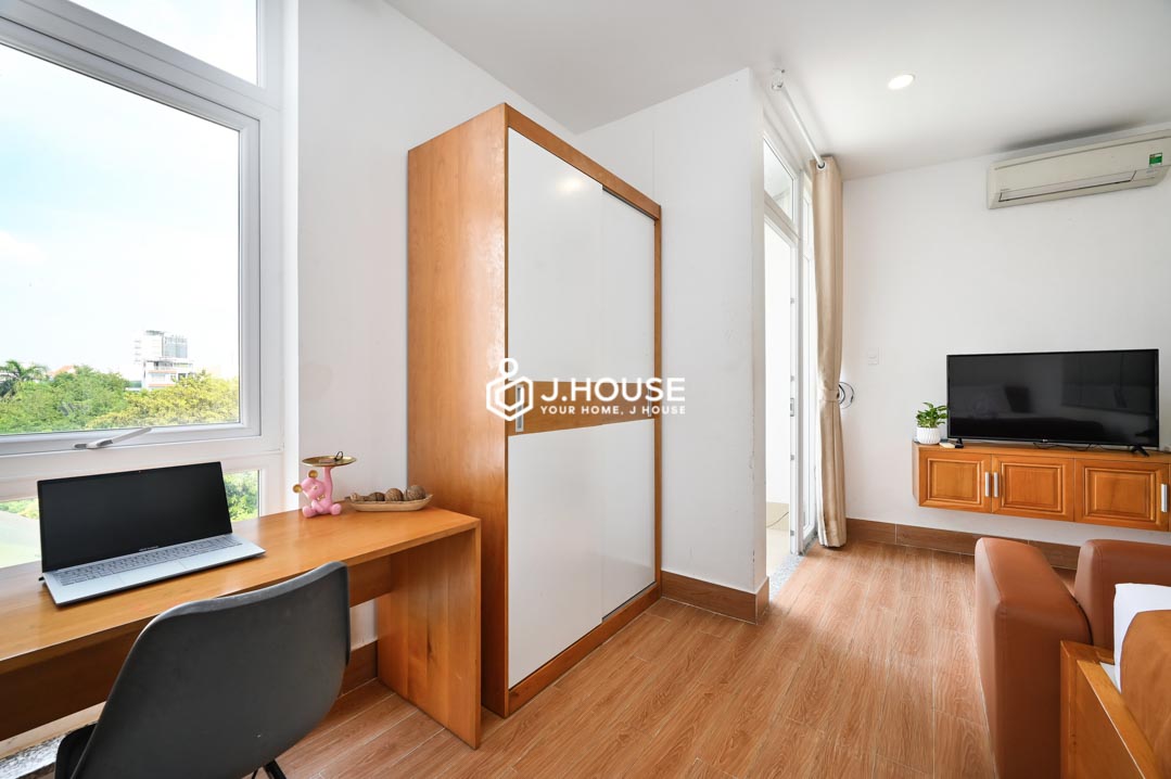 Spacious Studio with Balcony in Phu Nhuan - Heritage Apartment-0