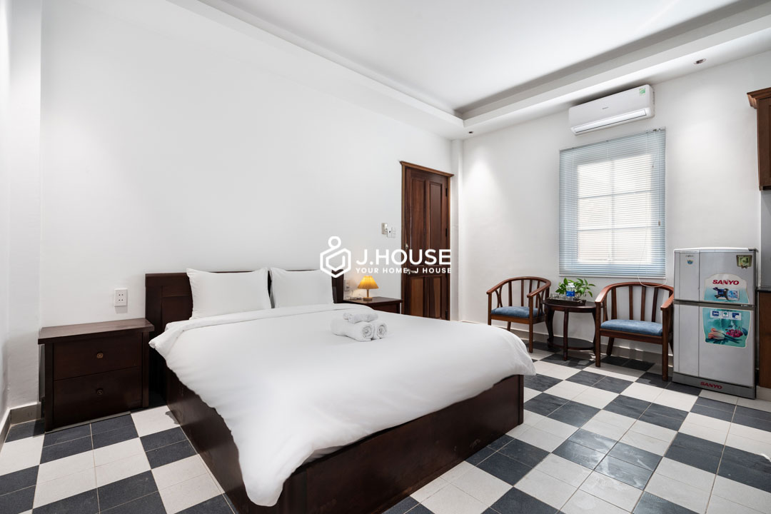 Studio 35m2 with Bathtub & Window ARISTA-0