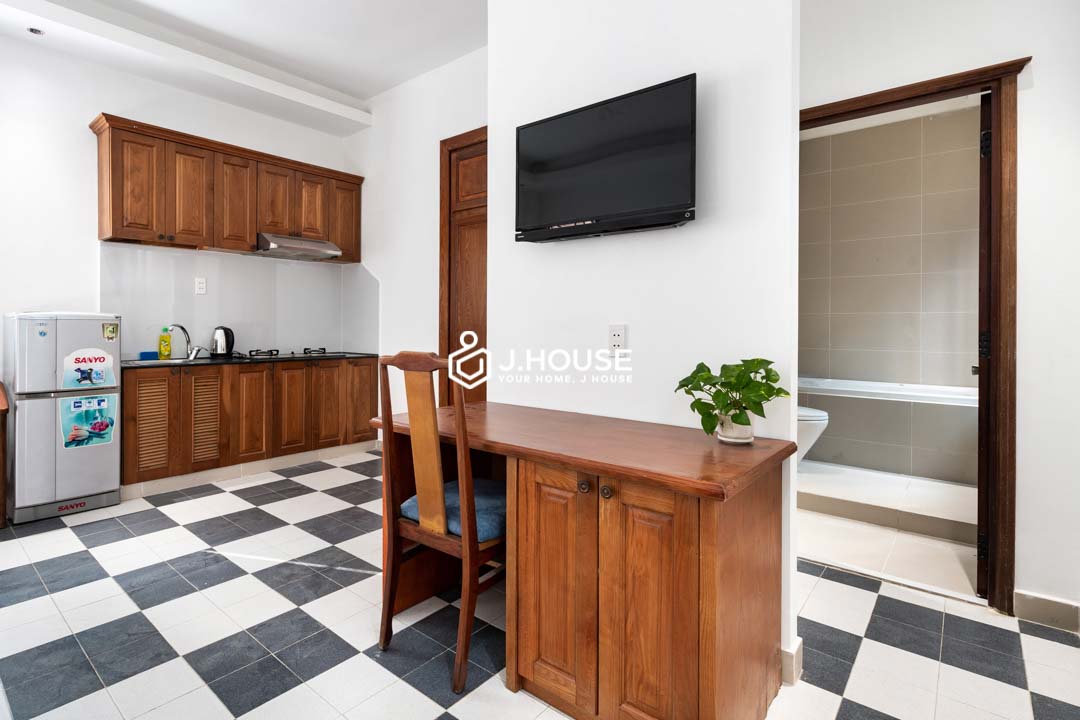 Studio 35m2 with Bathtub & Window ARISTA-1