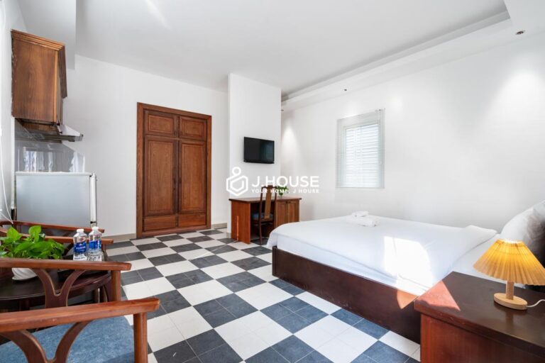 Studio 35m2 with Bathtub & Window ARISTA