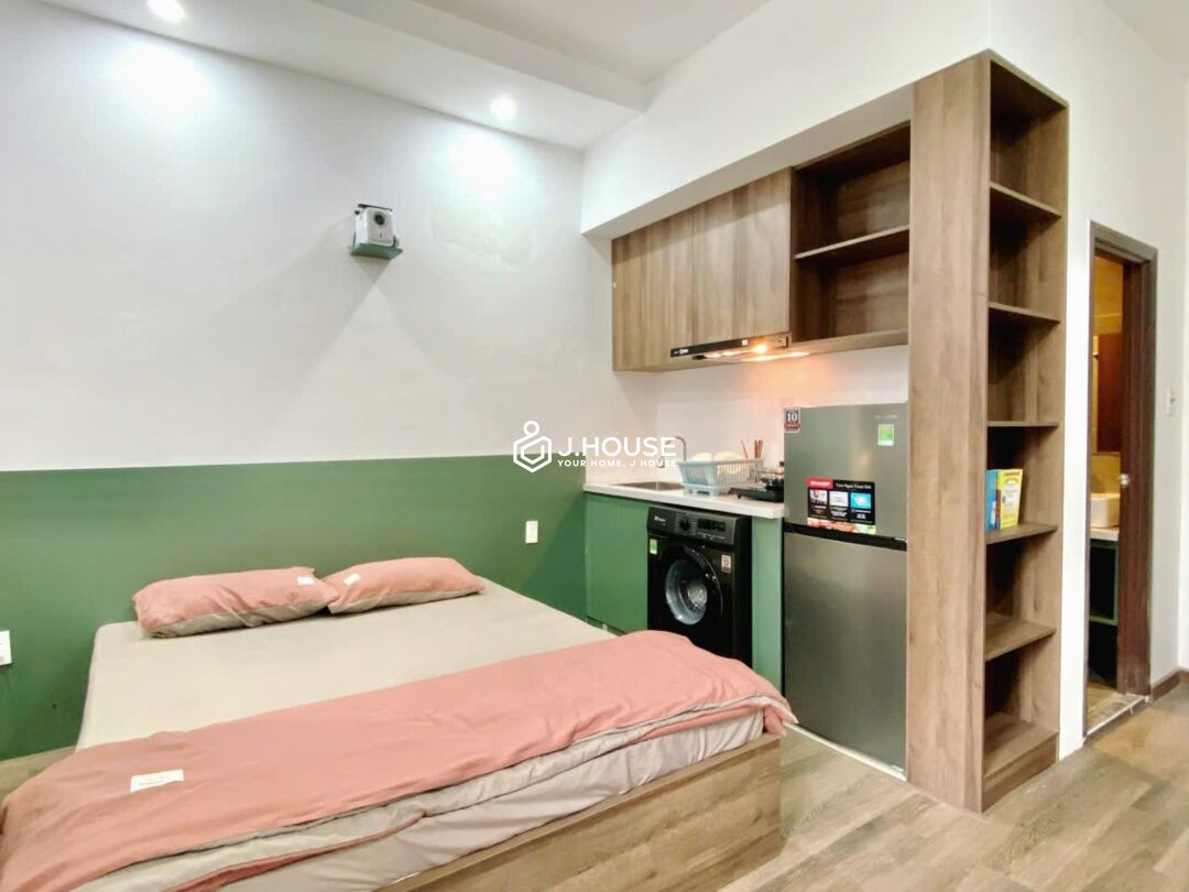 Studio Apartment with Private Washing Machine in District 1 - HS Living-4_result