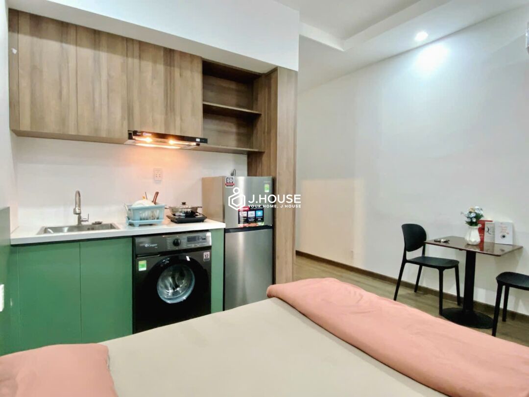 Studio Apartment with Private Washing Machine in District 1 - HS Living-5_result