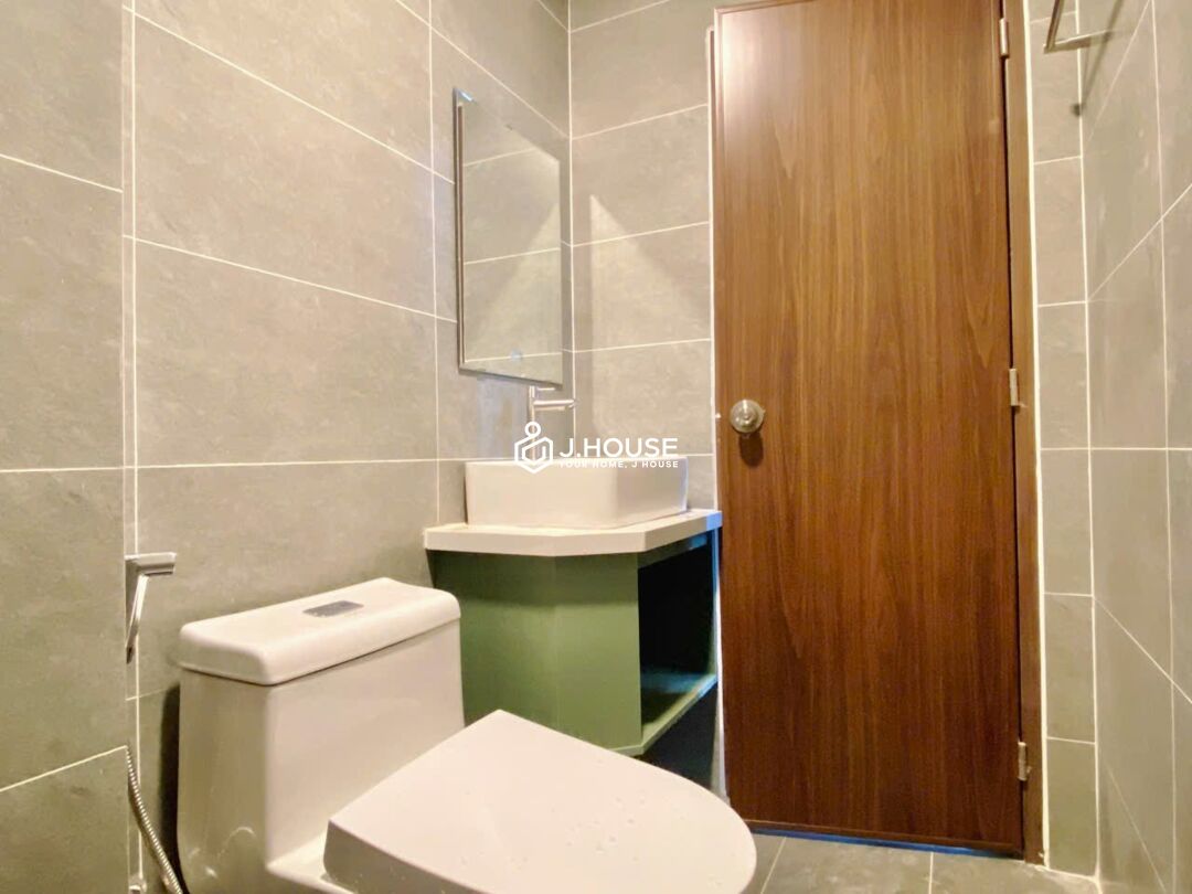 Studio Apartment with Private Washing Machine in District 1 - HS Living-7_result