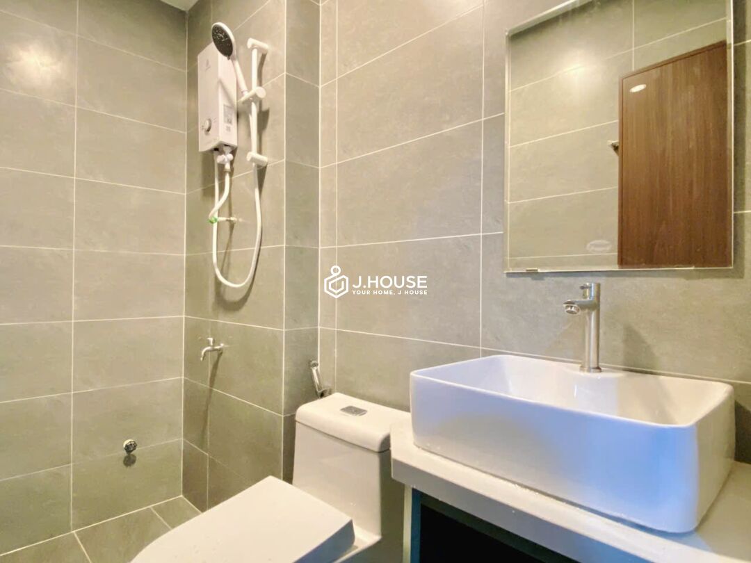 Studio Apartment with Private Washing Machine in District 1 - HS Living-8_result