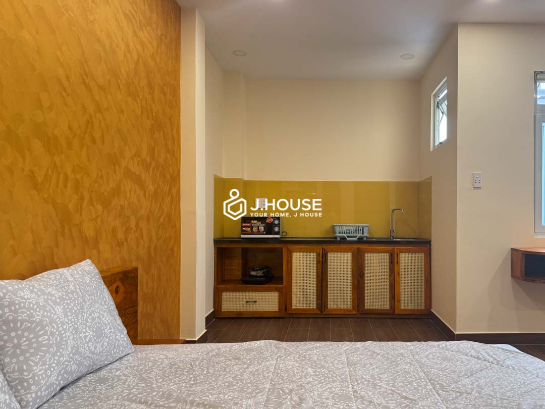 Studio Window 6 on 3rd floor 35 sqm Open and Bright View-2