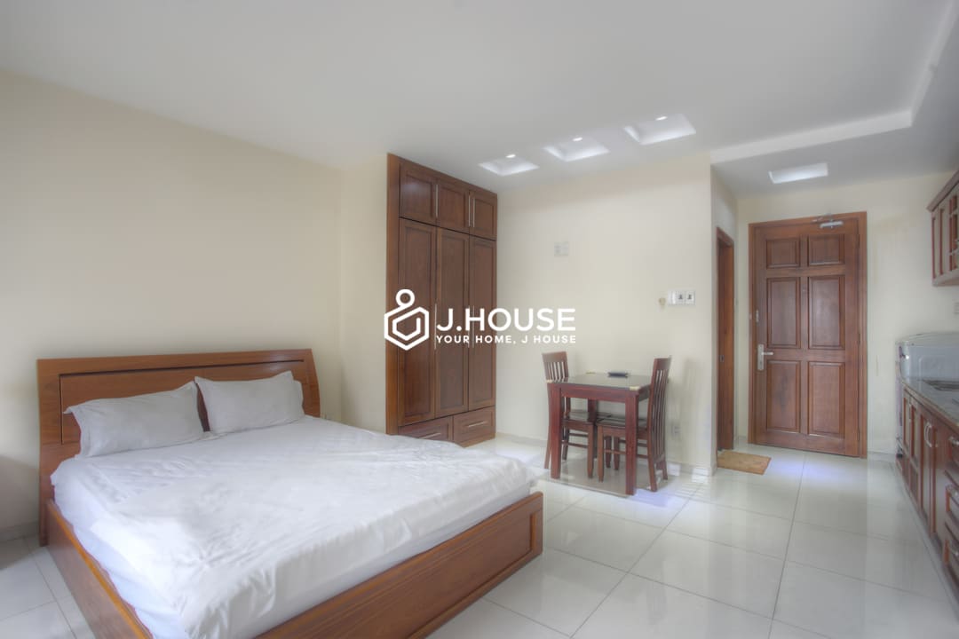 Studio apartment for rent with balcony in Binh Thanh District, HCMC-1