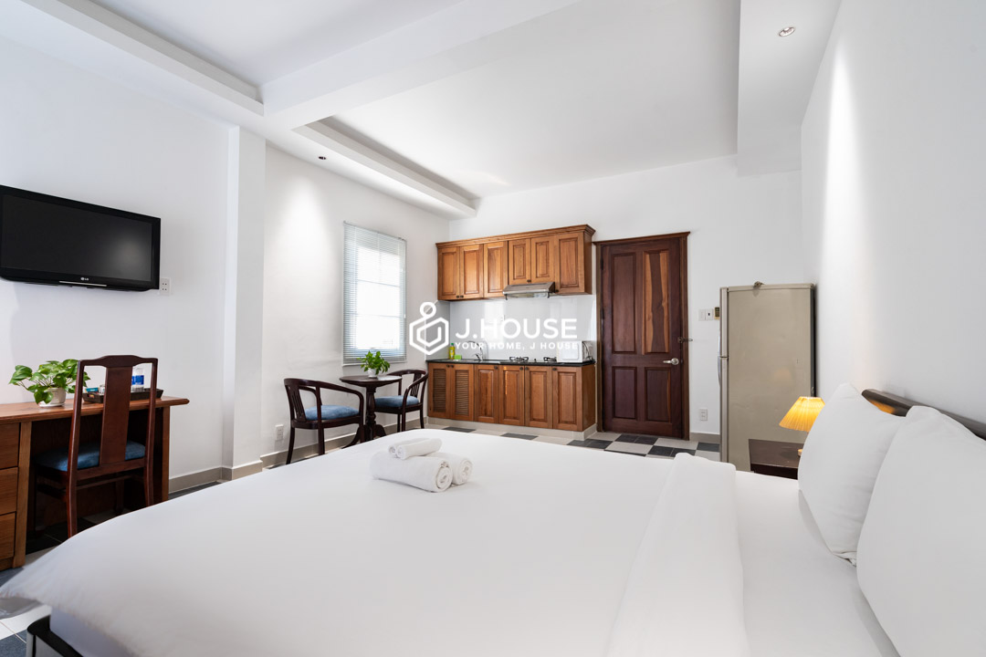 Studio with Balcony for Rent District 1 - ARISTA-2