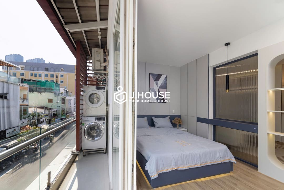 Stylish Studio with Private Washer & Balcony in Binh Thanh District