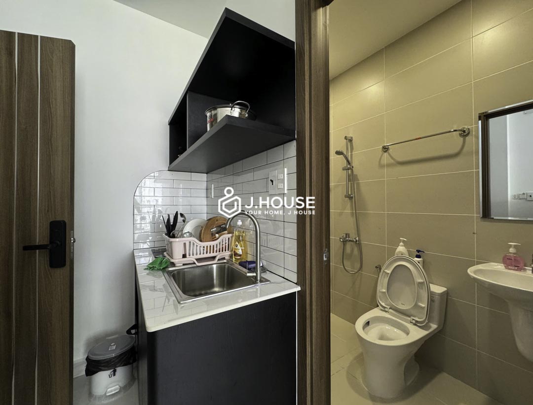 Sun-Drenched Studio Apartment for Rent in District 1 - Urban Nest-2