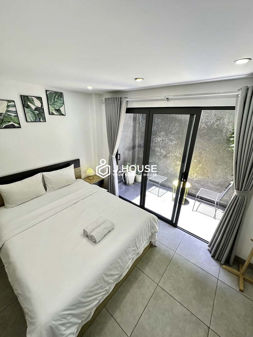 Sunny 1-Bedroom Apartment with Private Skylight Yard in An Phu-3