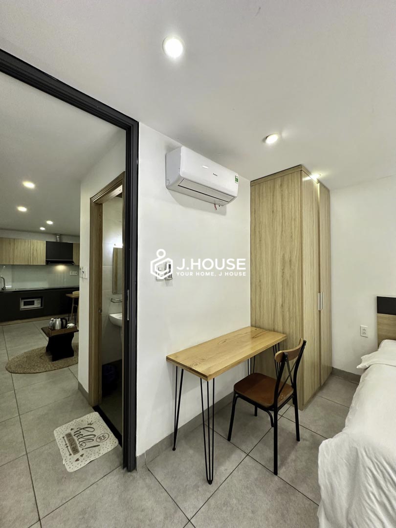 Sunny 1-Bedroom Apartment with Private Skylight Yard in An Phu-4