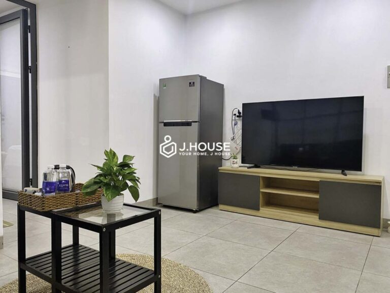 Sunny 1-Bedroom Apartment with Private Skylight Yard in An Phu