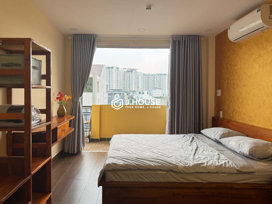 Top Floor Studio Apartment with Balcony