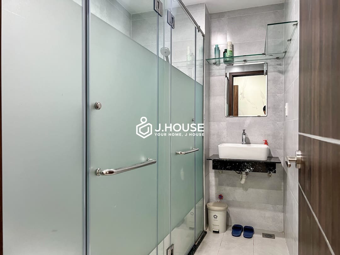 1br apartment for rent in District 1, HCMC- HanLong Apartment-9